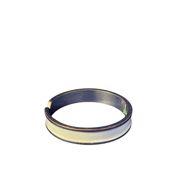 Sam Edelman Signed Bangle Bracelet Cream Enamel Goldtone 7.75 inches - Picture 2 of 6